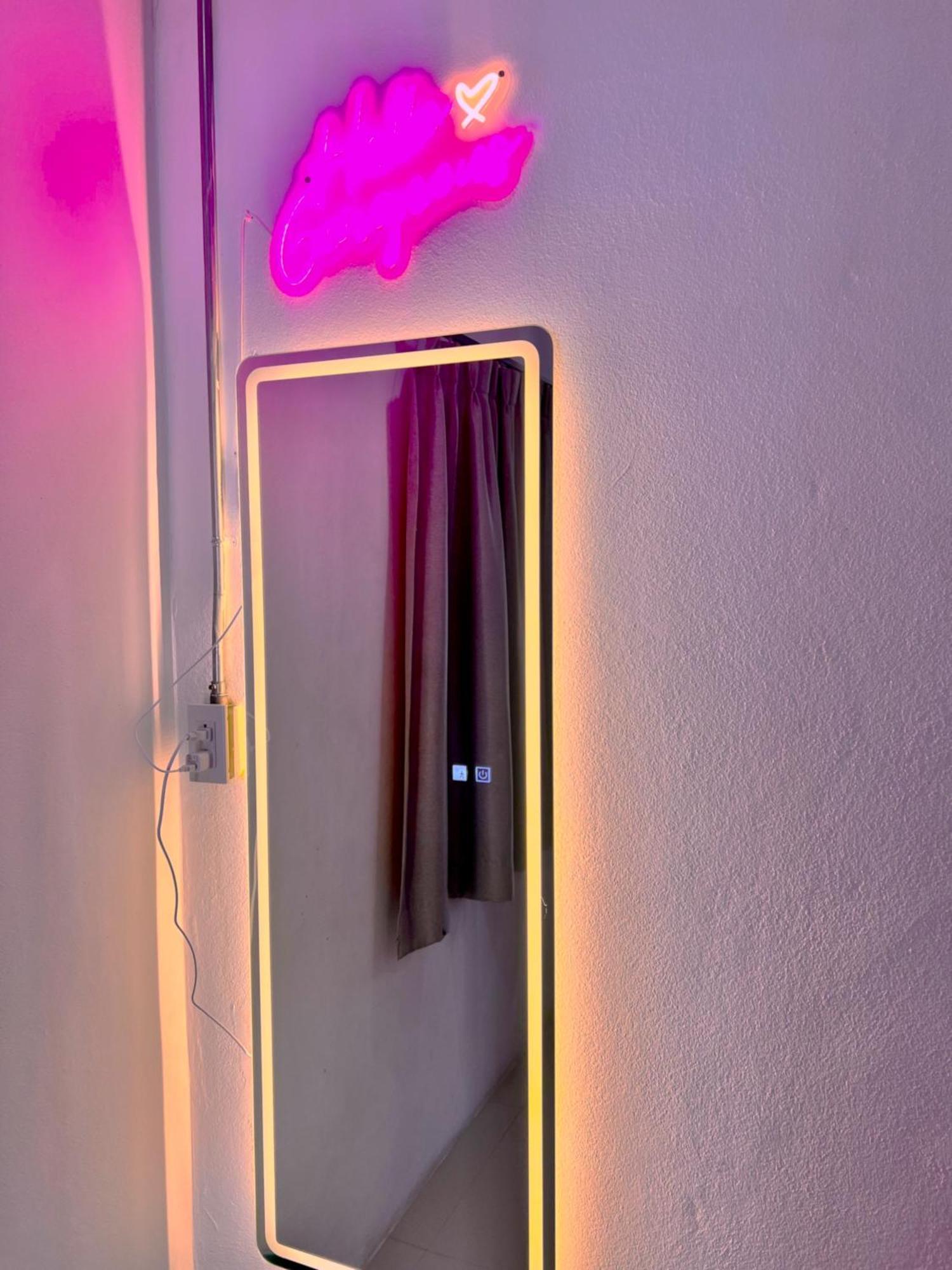 Arena Boutique Hotel Female Only Thong Sala Esterno foto