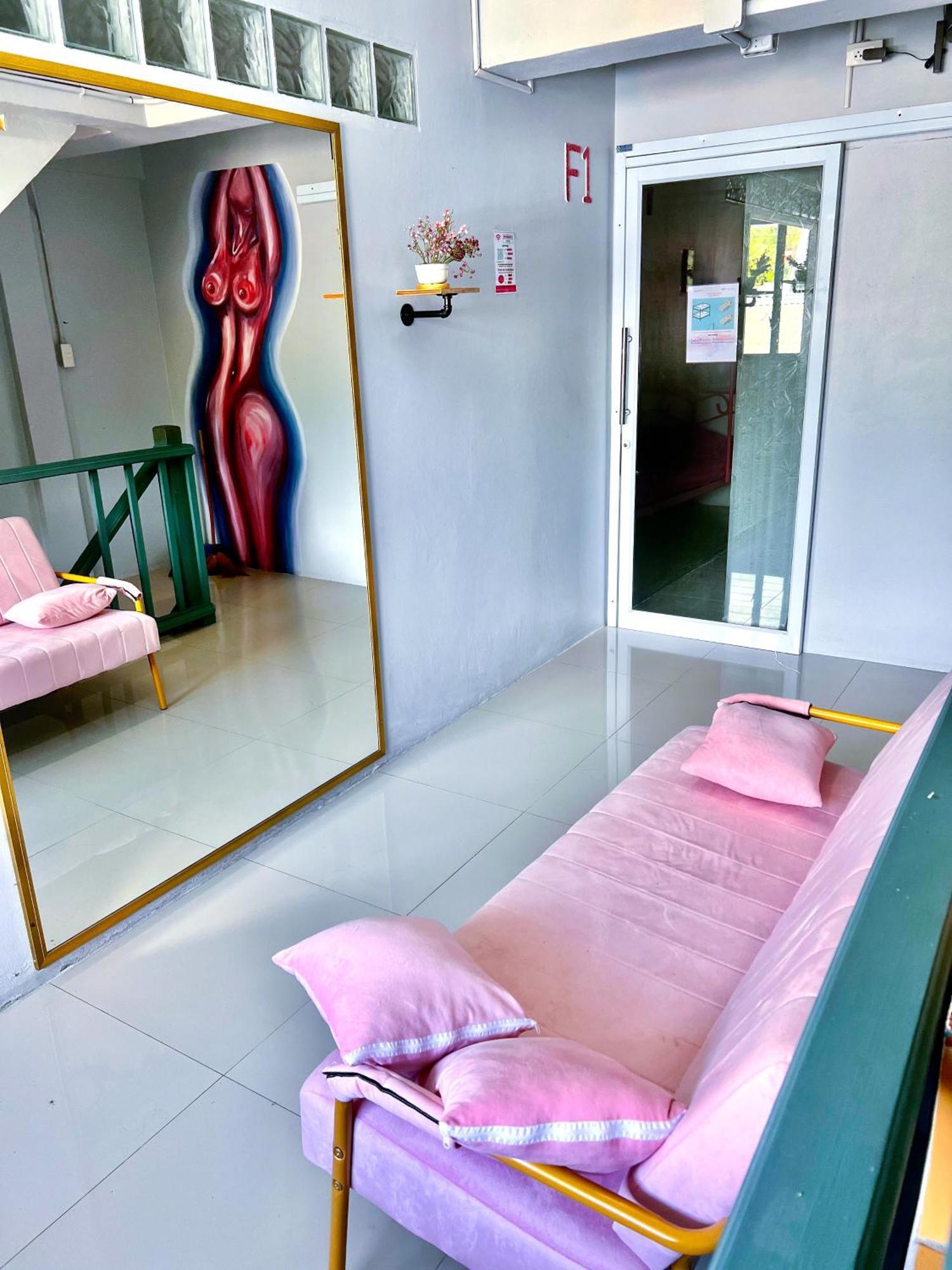 Arena Boutique Hotel Female Only Thong Sala Esterno foto